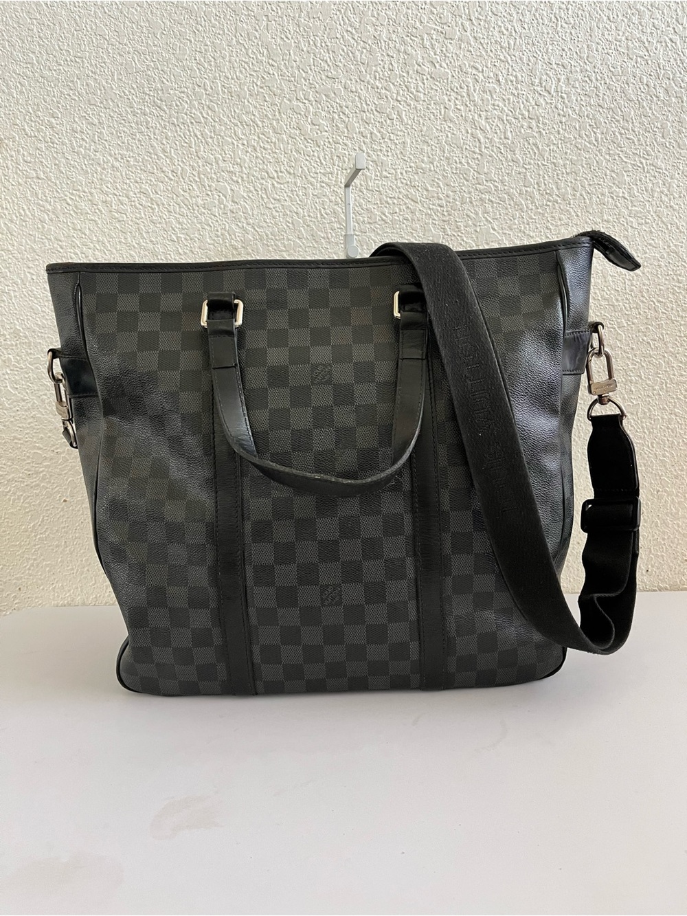Louis Vuitton unisex Damier Graphite shoulder bag